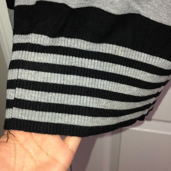 Black and grey striped long sleeve shirt. - Picture 4 of 6